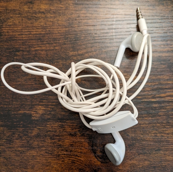 Earphone - Picture 7 of 11